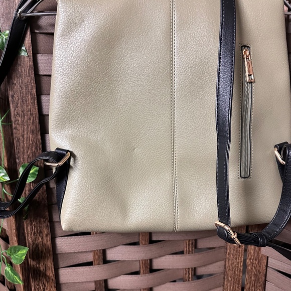 Backpack - Picture 12 of 13